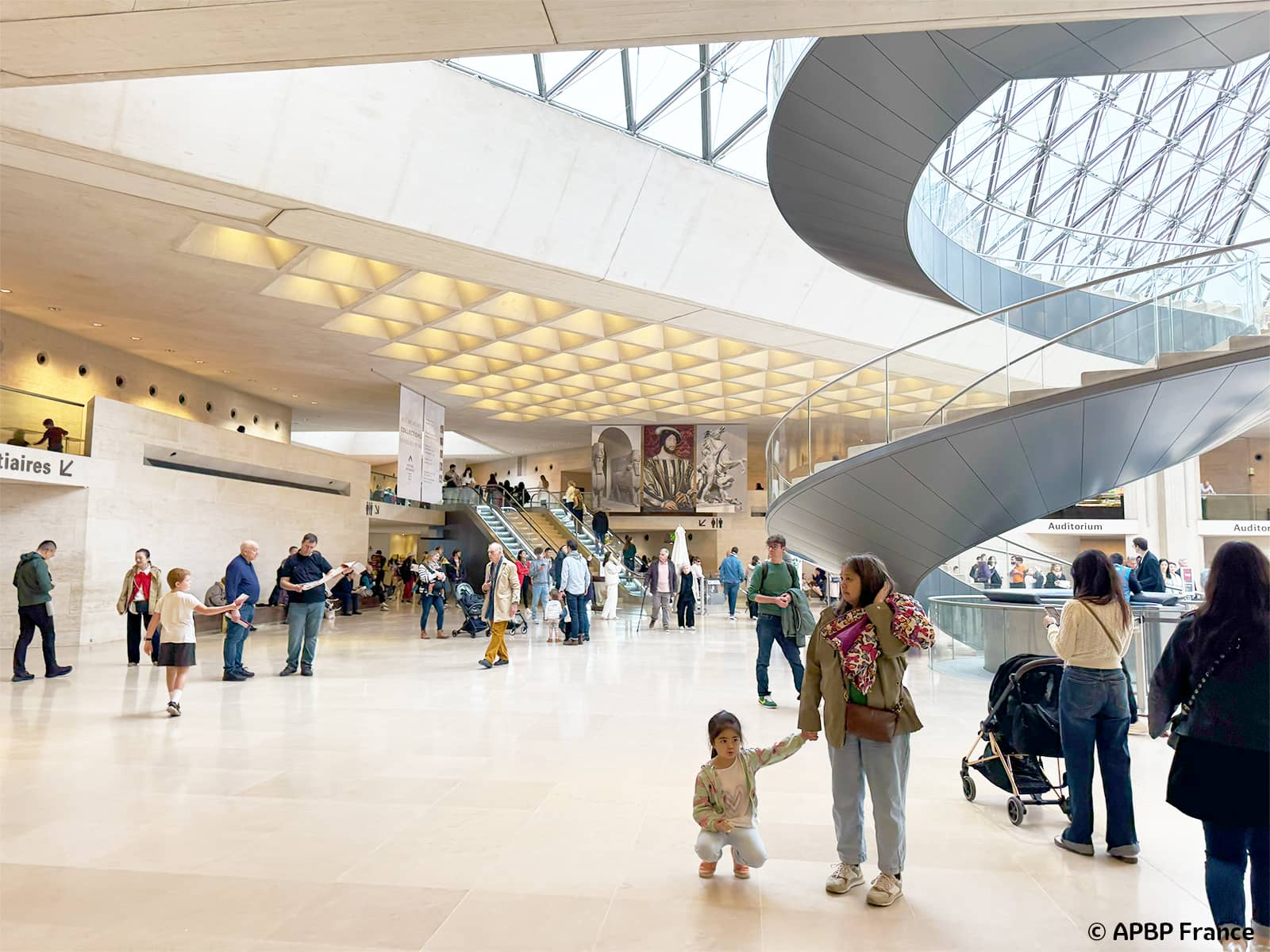 Carrousel du Louvres lors du Salon Art Shopping à Paris 2024