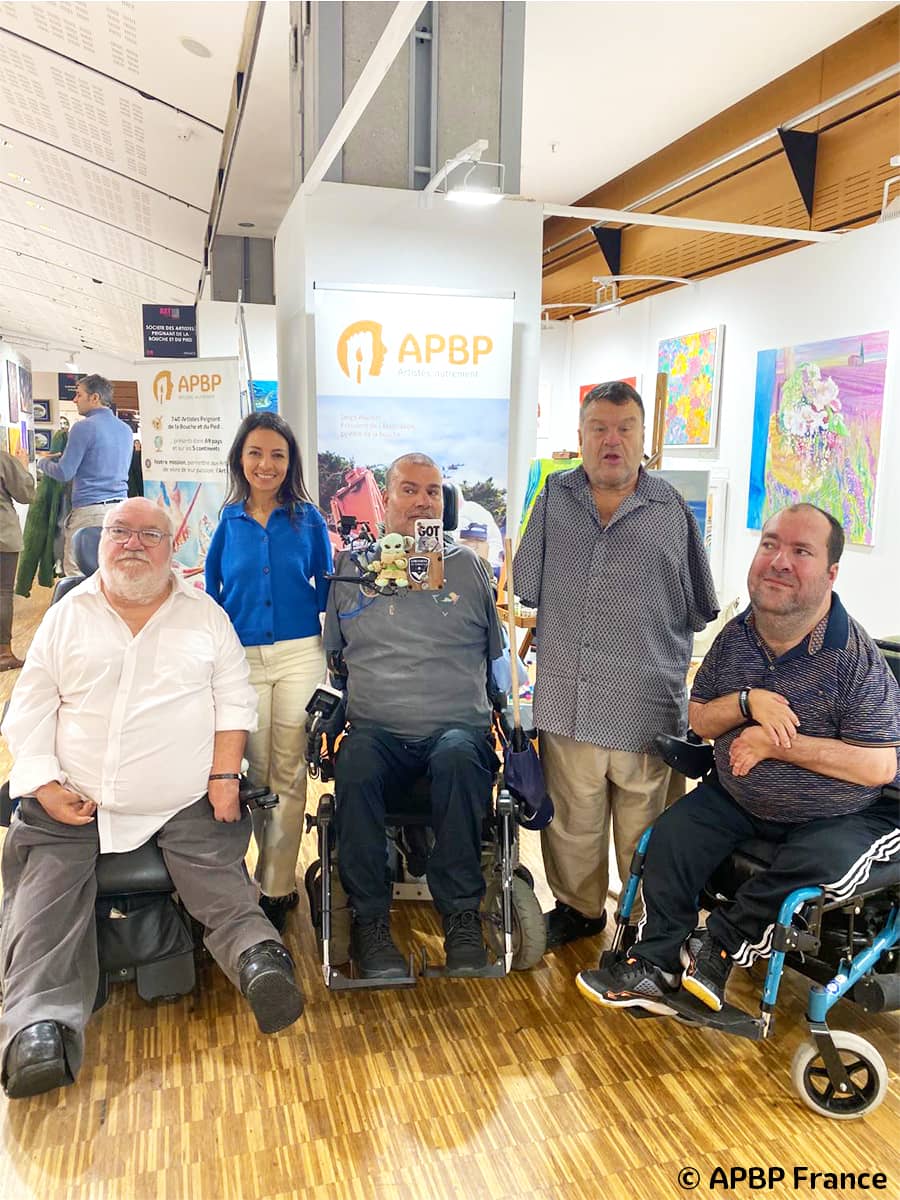 Sarah Talbi, Tom Yendell, Joseph Martins, Serge Maudet et Arnaud Dubarre - Artistes peintres avec un handicap de l'APBP lors du Salon Art Shopping 2024