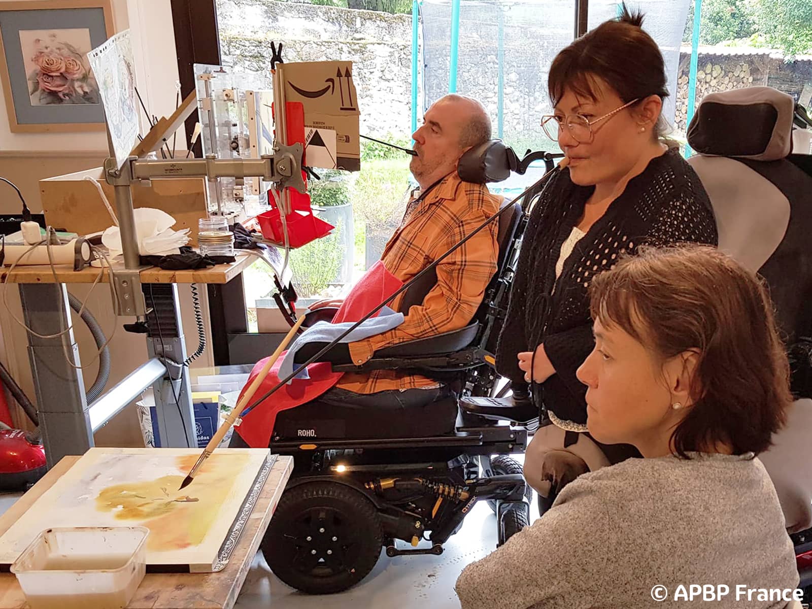 Fanny Bourgeois et Szilvia peignent à l'acrylique